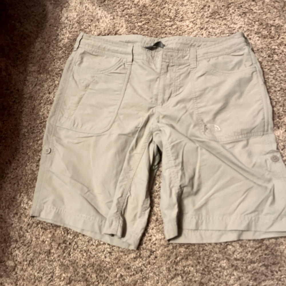 Women’s tan Northface cargo shorts